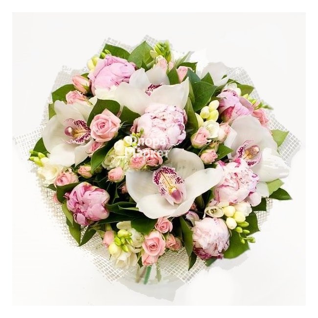 Букет с орхидеями «Нино» в Петрозаводске от магазина цветов «Флора Маркет»