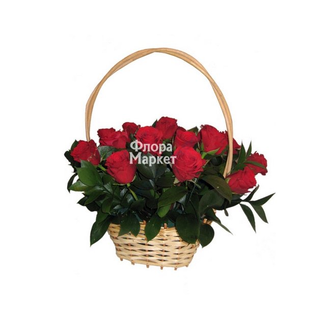 Подарочек из 11 роз в корзинке в Петрозаводске от магазина цветов «Флора Маркет»