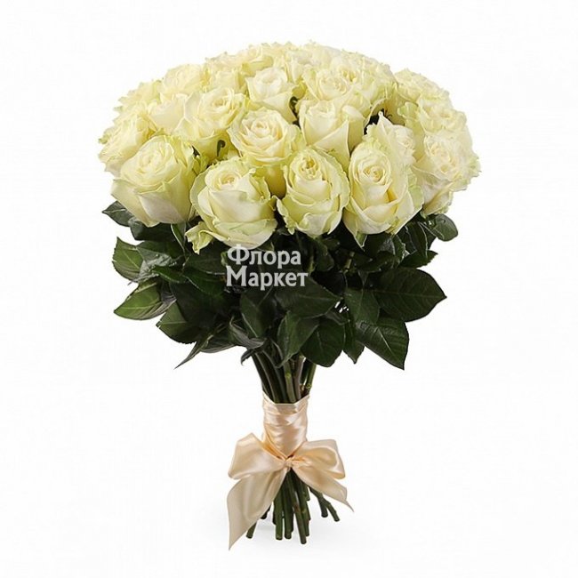 Букет белых роз 25шт в Петрозаводске от магазина цветов «Флора Маркет»