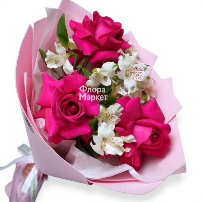 Букет с малиновыми французскими розами и альстромерией. в Петрозаводске от магазина цветов «Флора Маркет»