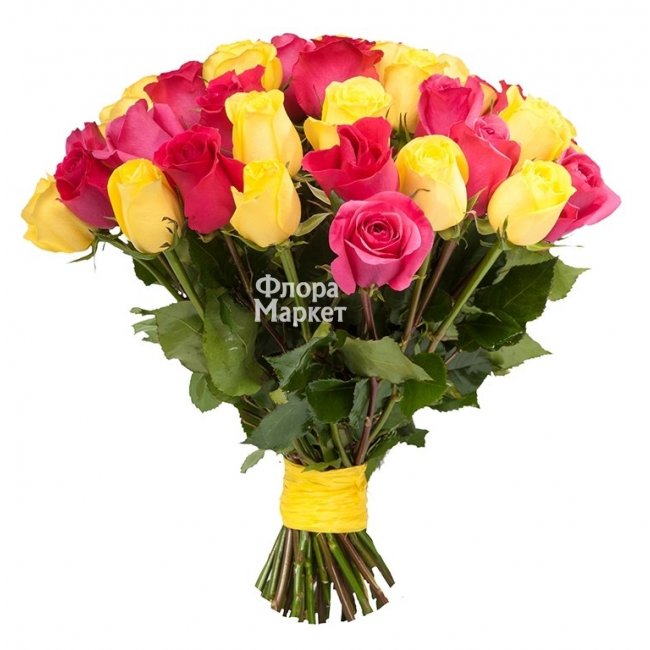 Букет желто-розовый, 25 роз в Петрозаводске от магазина цветов «Флора Маркет»