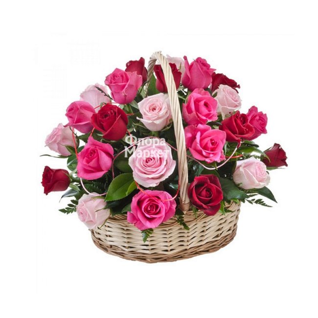 Розы микс в корзине в Петрозаводске от магазина цветов «Флора Маркет»